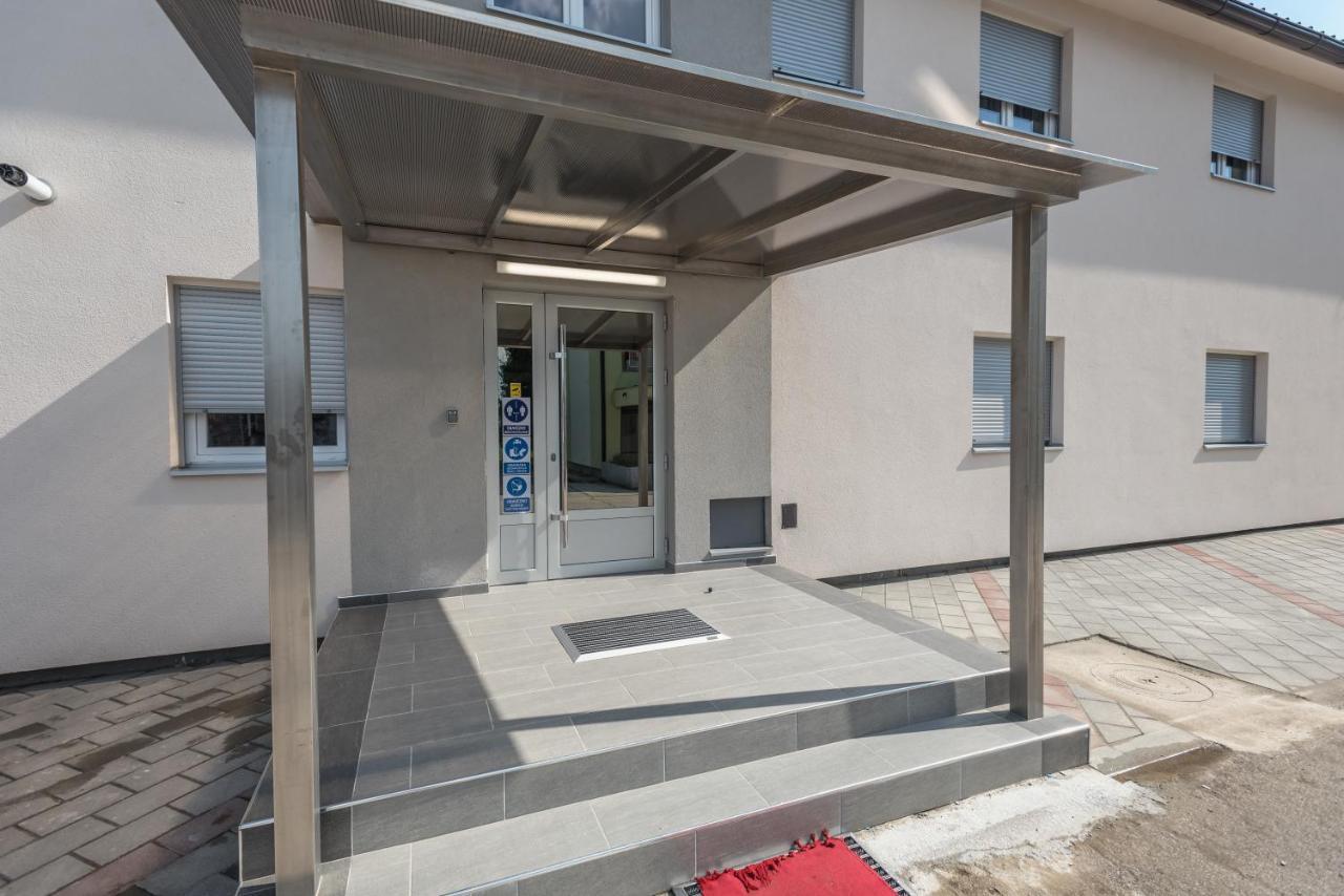 Vila Safir Loznica Εξωτερικό φωτογραφία