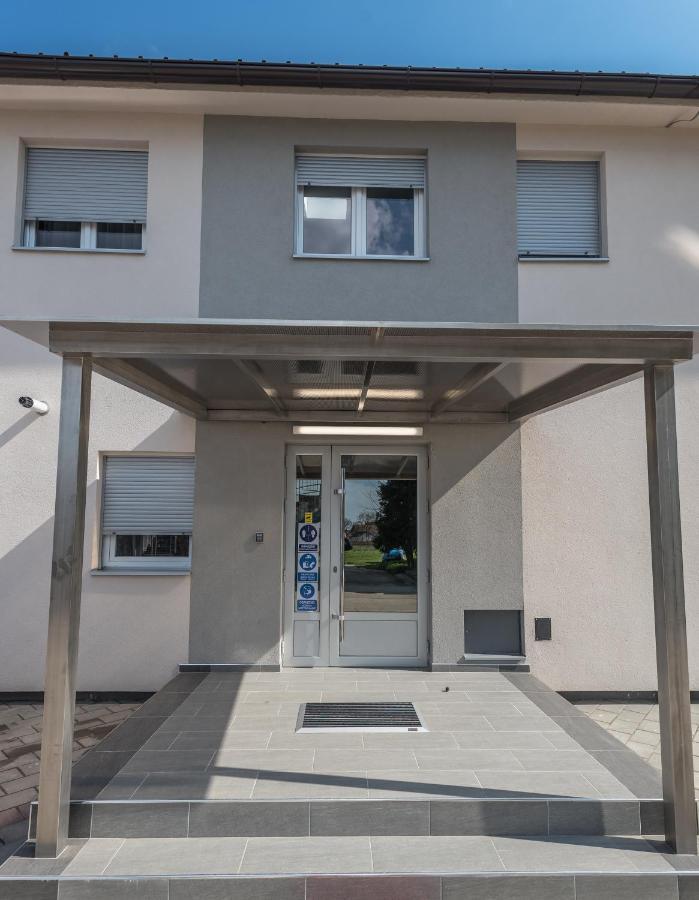 Vila Safir Loznica Εξωτερικό φωτογραφία